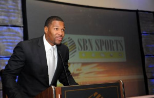 Michael Strahan Delivers Keynote Speech