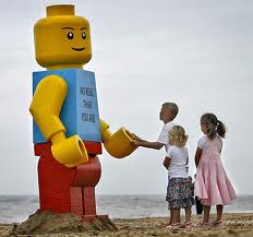 8 Foot Tall ‘LEGO Man’ Washed up on Florida Beach