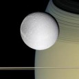 <!-- AddThis Sharing Buttons above -->
                <div class="addthis_toolbox addthis_default_style " addthis:url='http://newstaar.com/cassini-spacecraft-finds-oxygen-on-saturn%e2%80%99s-moon-dione/355370/'   >
                    <a class="addthis_button_facebook_like" fb:like:layout="button_count"></a>
                    <a class="addthis_button_tweet"></a>
                    <a class="addthis_button_pinterest_pinit"></a>
                    <a class="addthis_counter addthis_pill_style"></a>
                </div>According to a press release from the Los Alamos National Laboratory, there appears to be oxygen present in the atmosphere of one of the moons which orbit Saturn. The scientists which are made up of an international research team said that they have detected molecular […]<!-- AddThis Sharing Buttons below -->
                <div class="addthis_toolbox addthis_default_style addthis_32x32_style" addthis:url='http://newstaar.com/cassini-spacecraft-finds-oxygen-on-saturn%e2%80%99s-moon-dione/355370/'  >
                    <a class="addthis_button_preferred_1"></a>
                    <a class="addthis_button_preferred_2"></a>
                    <a class="addthis_button_preferred_3"></a>
                    <a class="addthis_button_preferred_4"></a>
                    <a class="addthis_button_compact"></a>
                    <a class="addthis_counter addthis_bubble_style"></a>
                </div>