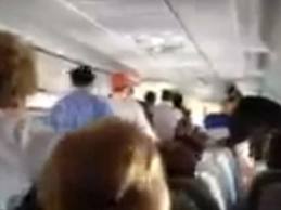 JetBlue Pilot Captain In-Flight Meltdown Caught on Video as Passengers Watch